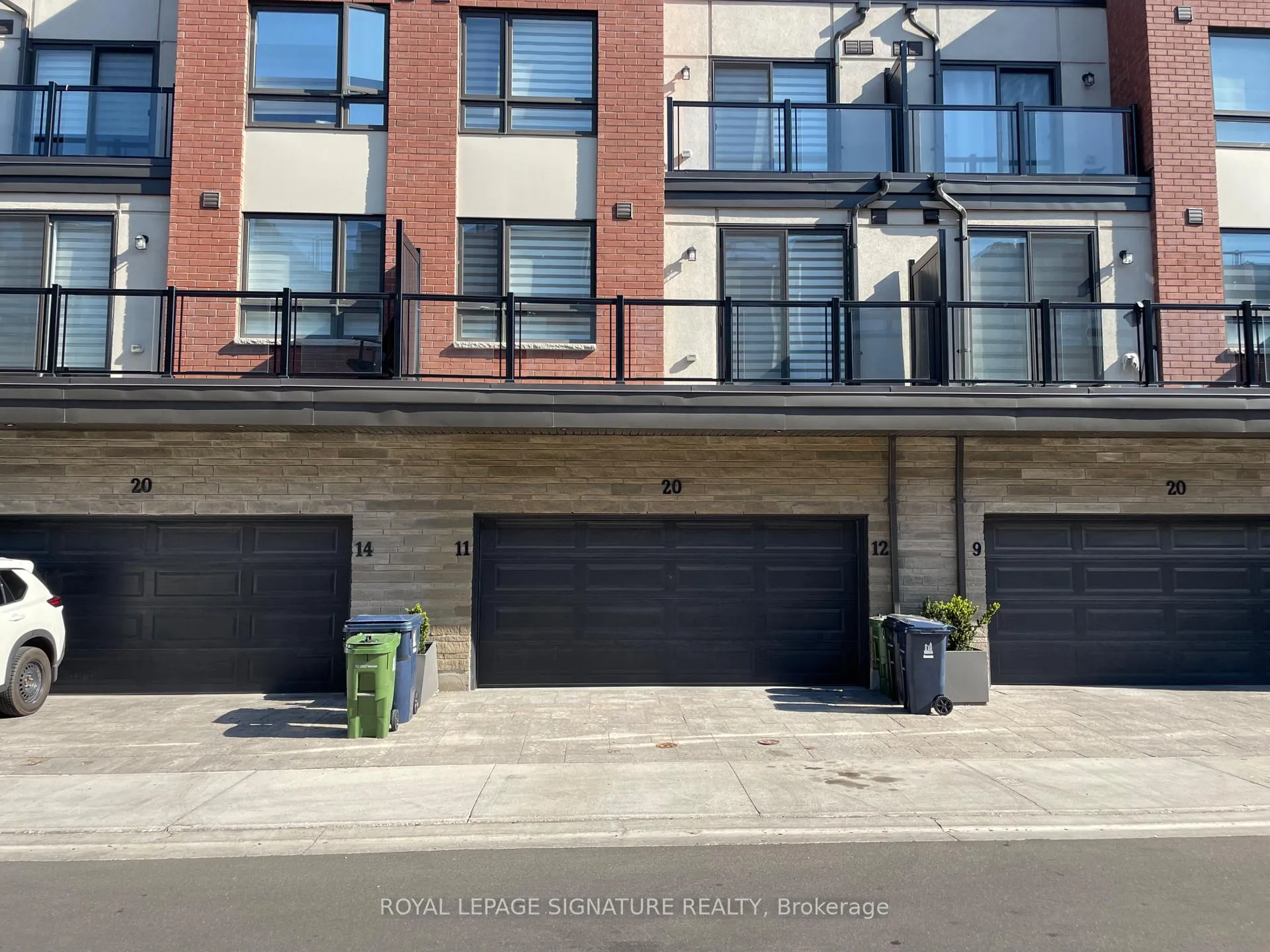 Photo 2 of Unit 11, 20 WoodStream Drive, Etobicoke, West Humber-Clairville — HOMEH