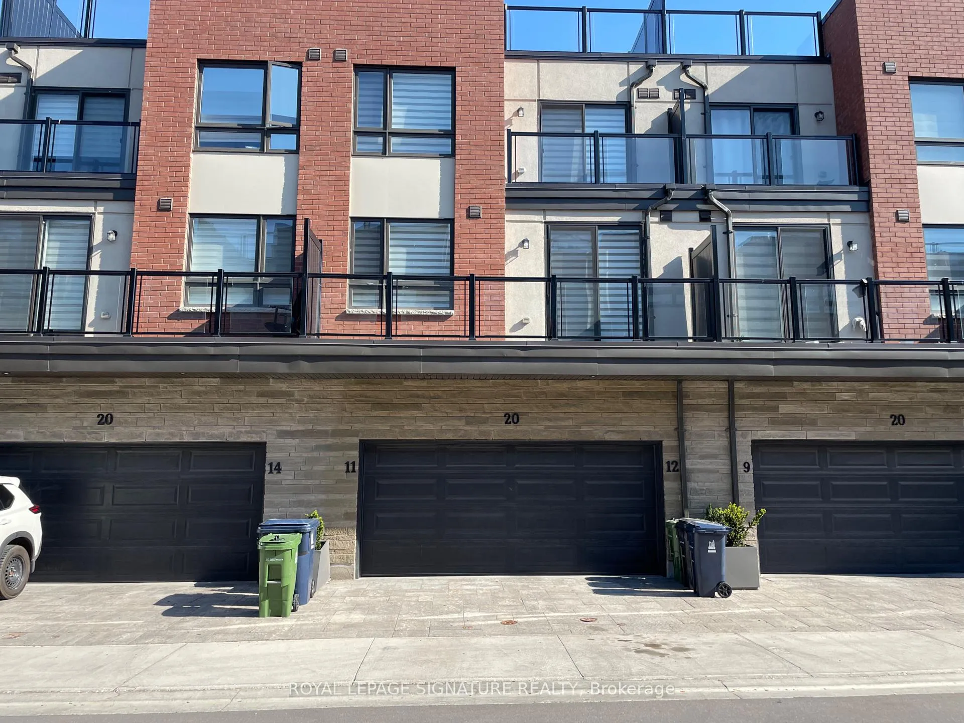 Photo 3 of Unit 11, 20 WoodStream Drive, Etobicoke, West Humber-Clairville — HOMEH