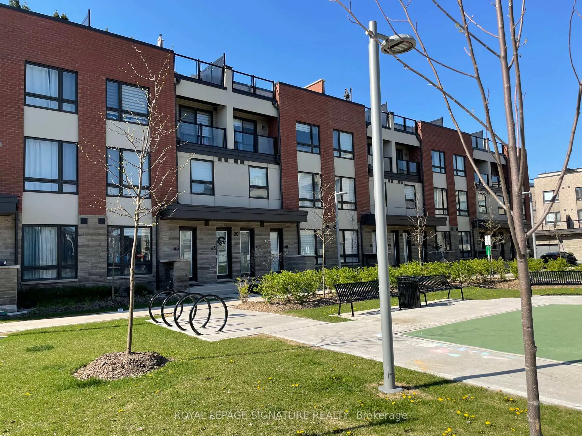 Photo 5 of Unit 11, 20 WoodStream Drive, Etobicoke, West Humber-Clairville — HOMEH