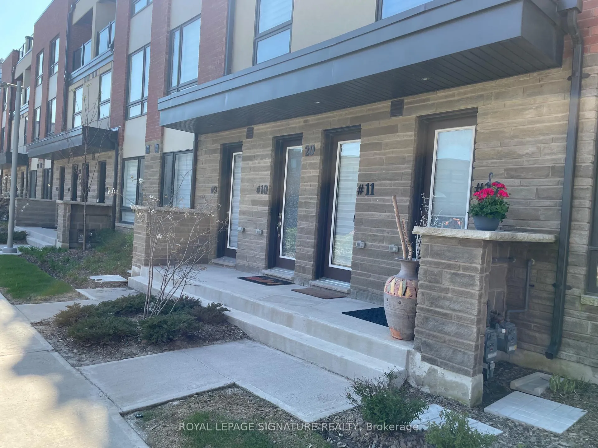 Photo 6 of Unit 11, 20 WoodStream Drive, Etobicoke, West Humber-Clairville — HOMEH