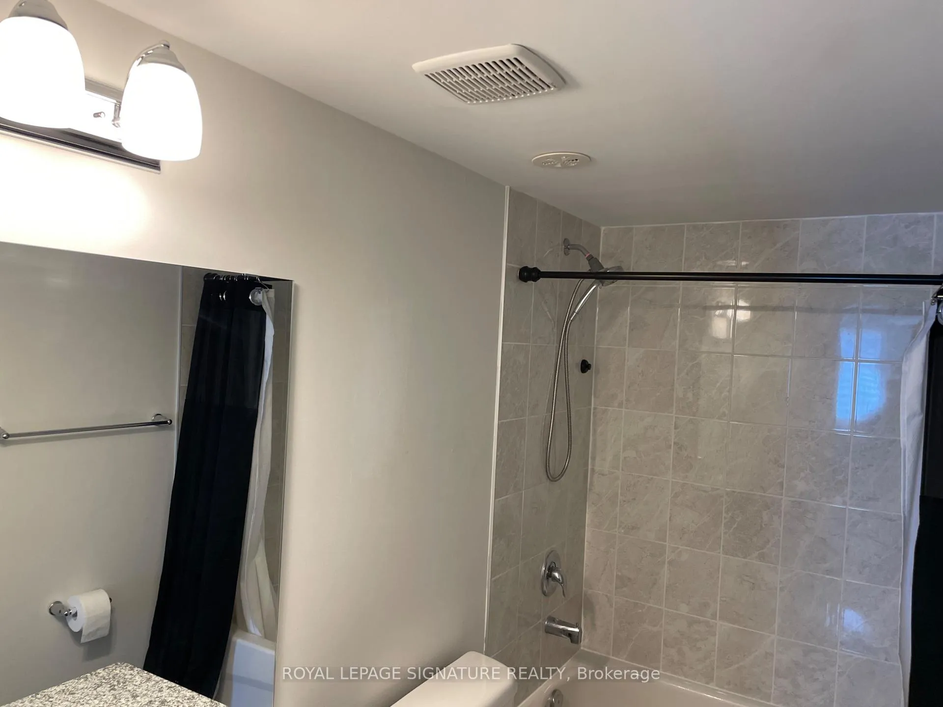 Photo 21 of Unit 11, 20 WoodStream Drive, Etobicoke, West Humber-Clairville — HOMEH