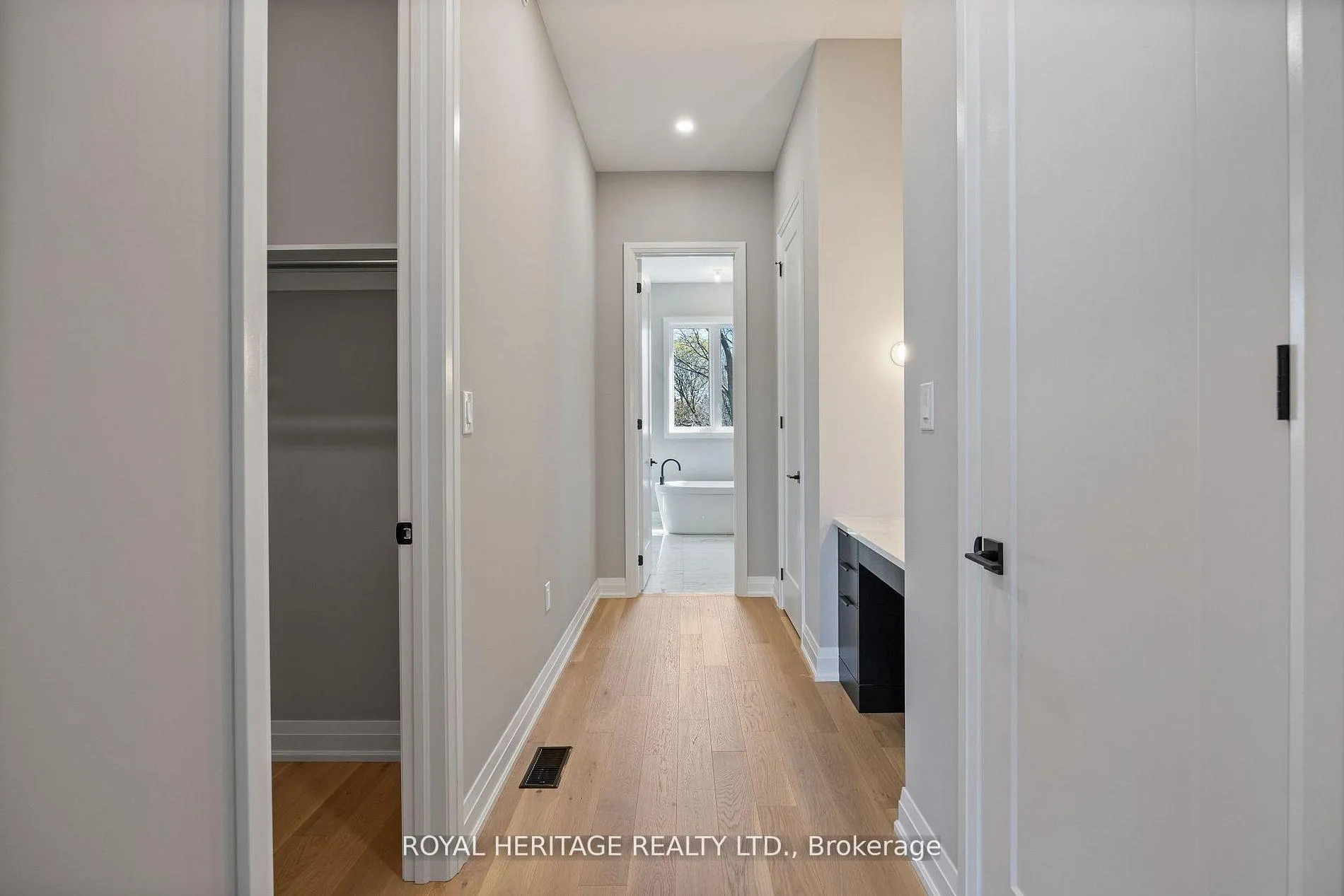 Photo 12 of 23 Inverlynn Way, Whitby, Lynde Creek — HOMEH