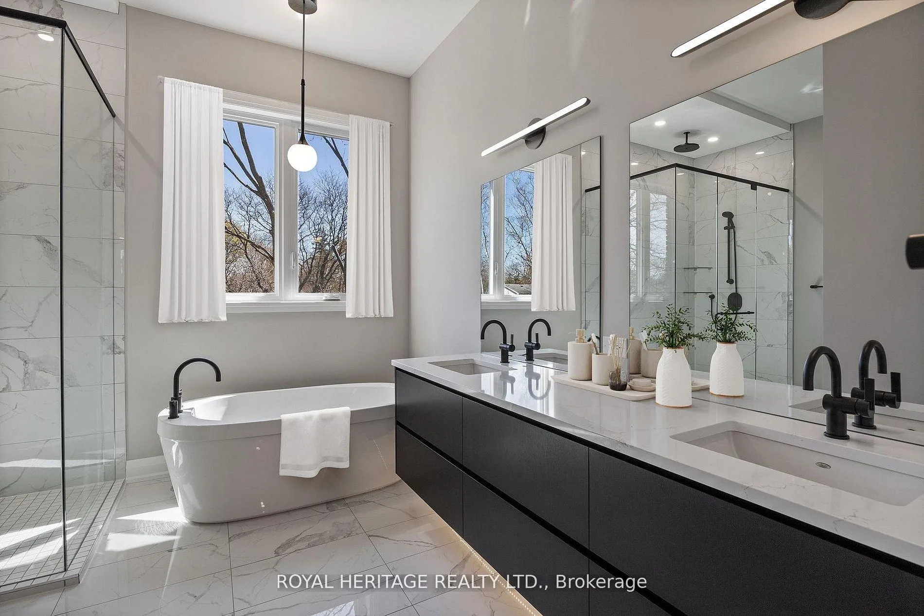 Photo 14 of 23 Inverlynn Way, Whitby, Lynde Creek — HOMEH