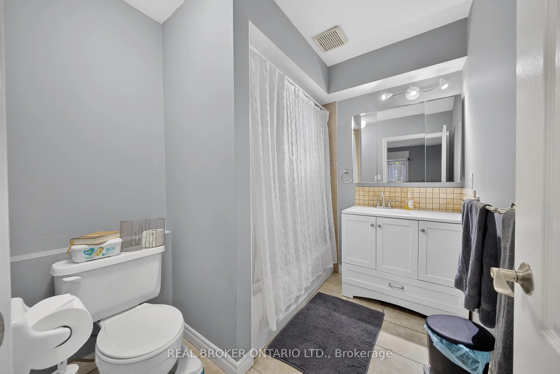 Photo 12 of 22 Edith Street, St. Catharines, Western Hill — HOMEH