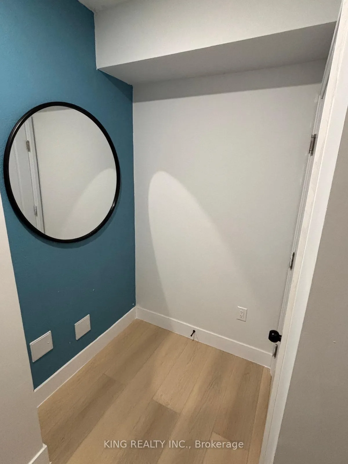 Photo 4 of 1389 Twilite Boulevard, London, North S — HOMEH