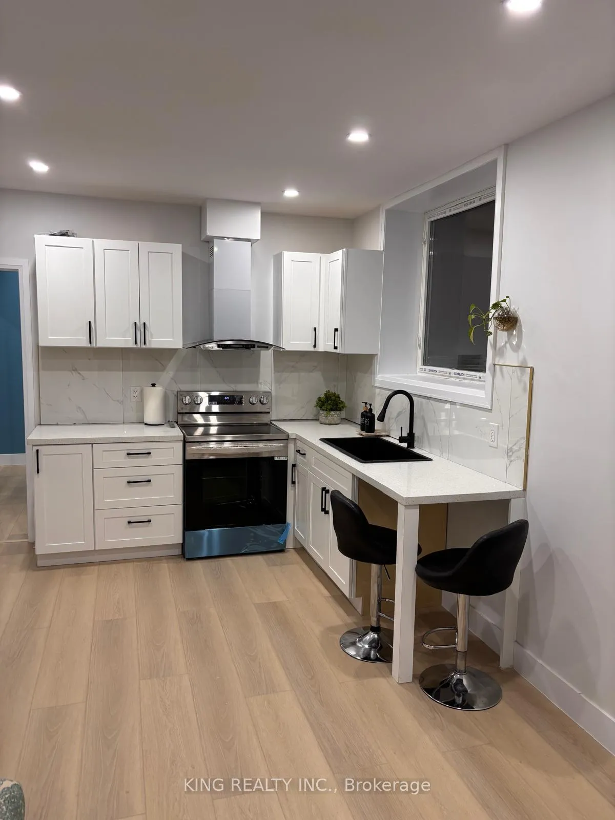 Photo 6 of 1389 Twilite Boulevard, London, North S — HOMEH
