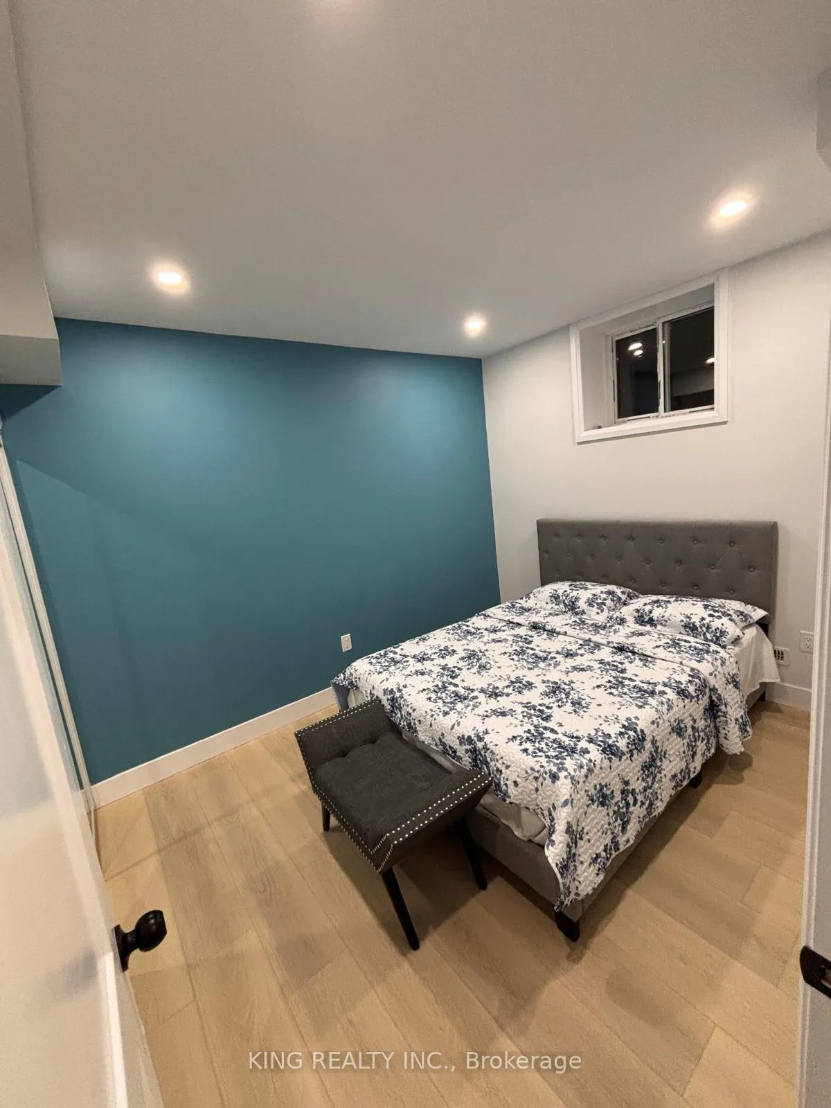 Photo 8 of 1389 Twilite Boulevard, London, North S — HOMEH