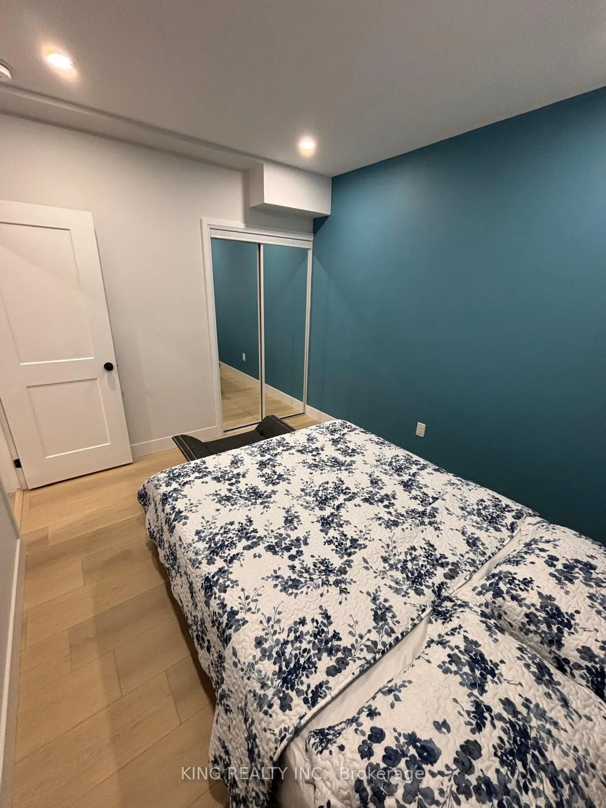 Photo 9 of 1389 Twilite Boulevard, London, North S — HOMEH