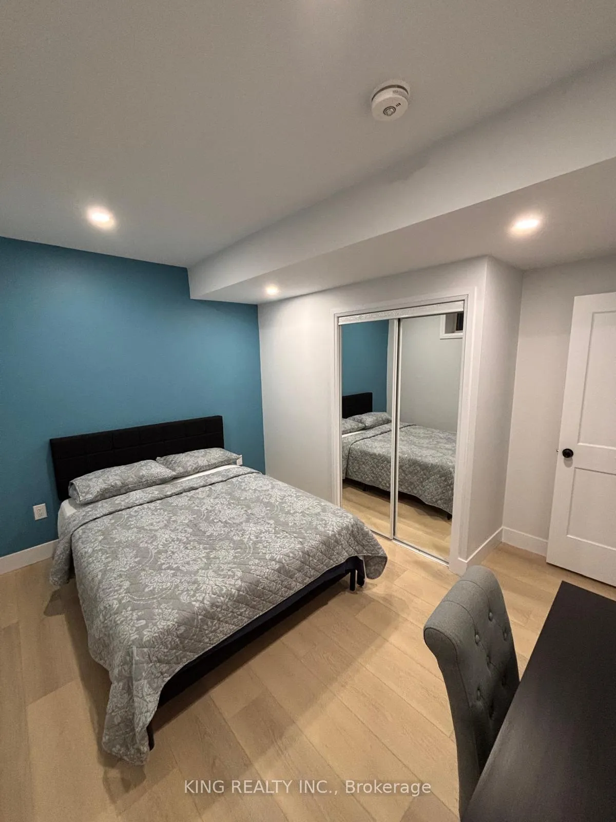 Photo 11 of 1389 Twilite Boulevard, London, North S — HOMEH