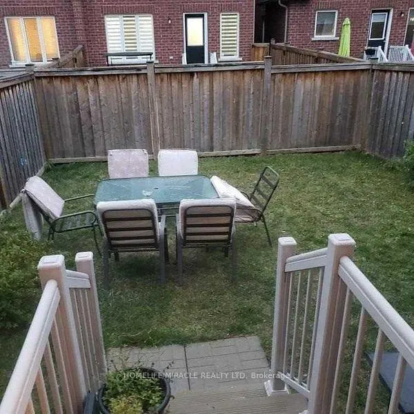 Photo 3 of 48 Burnstown Circle N, Brampton, Bram East — HOMEH