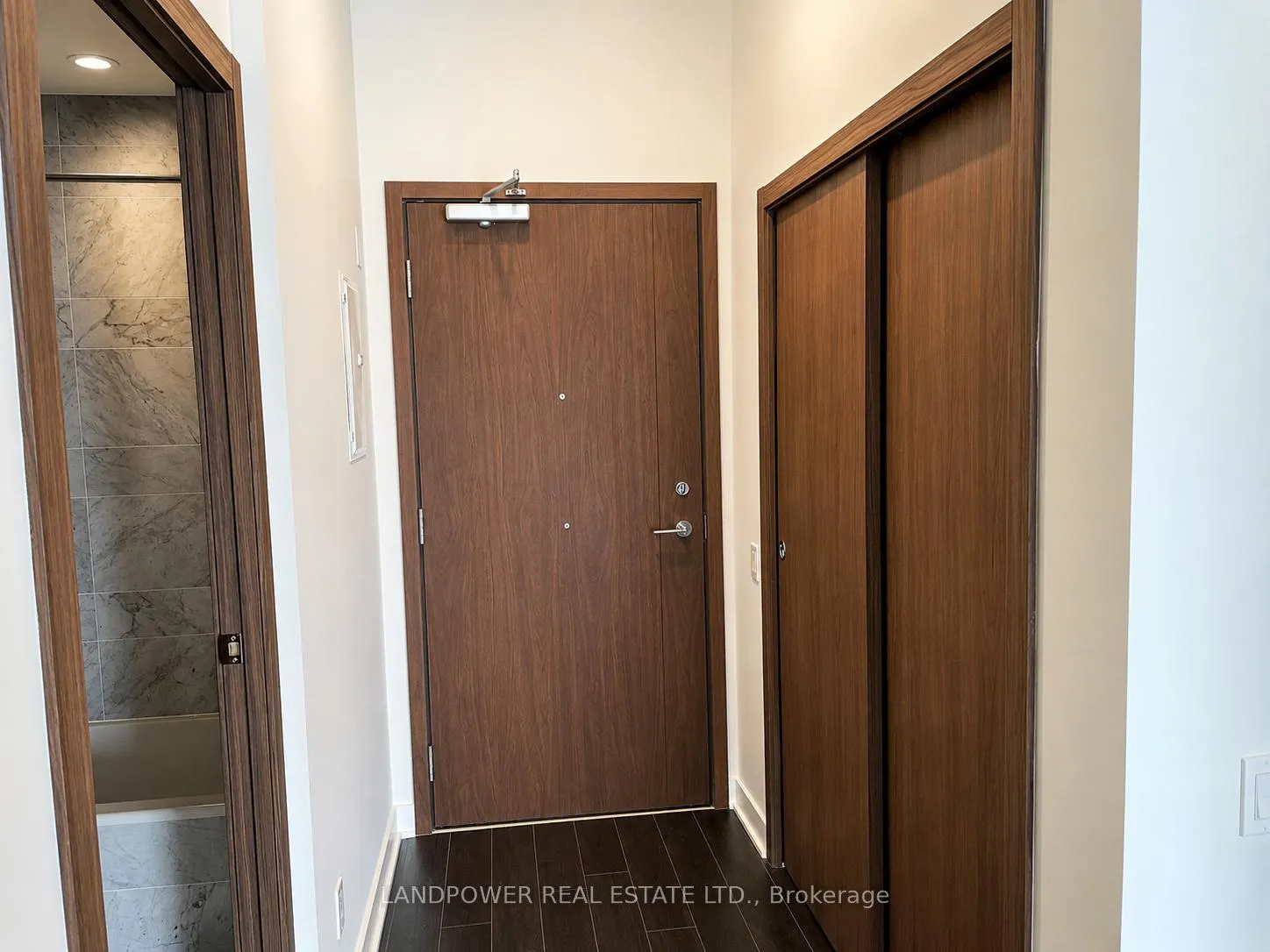Photo 6 of Unit 3310, 19 Bathurst Street, Toronto, Waterfront Communities — HOMEH