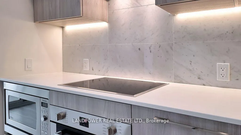 Photo 7 of Unit 3310, 19 Bathurst Street, Toronto, Waterfront Communities — HOMEH