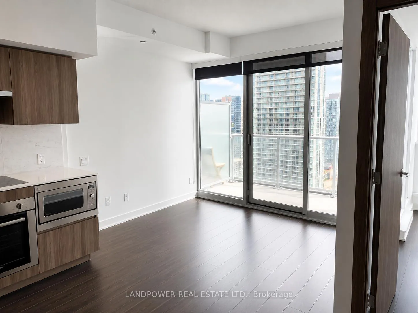 Photo 9 of Unit 3310, 19 Bathurst Street, Toronto, Waterfront Communities — HOMEH