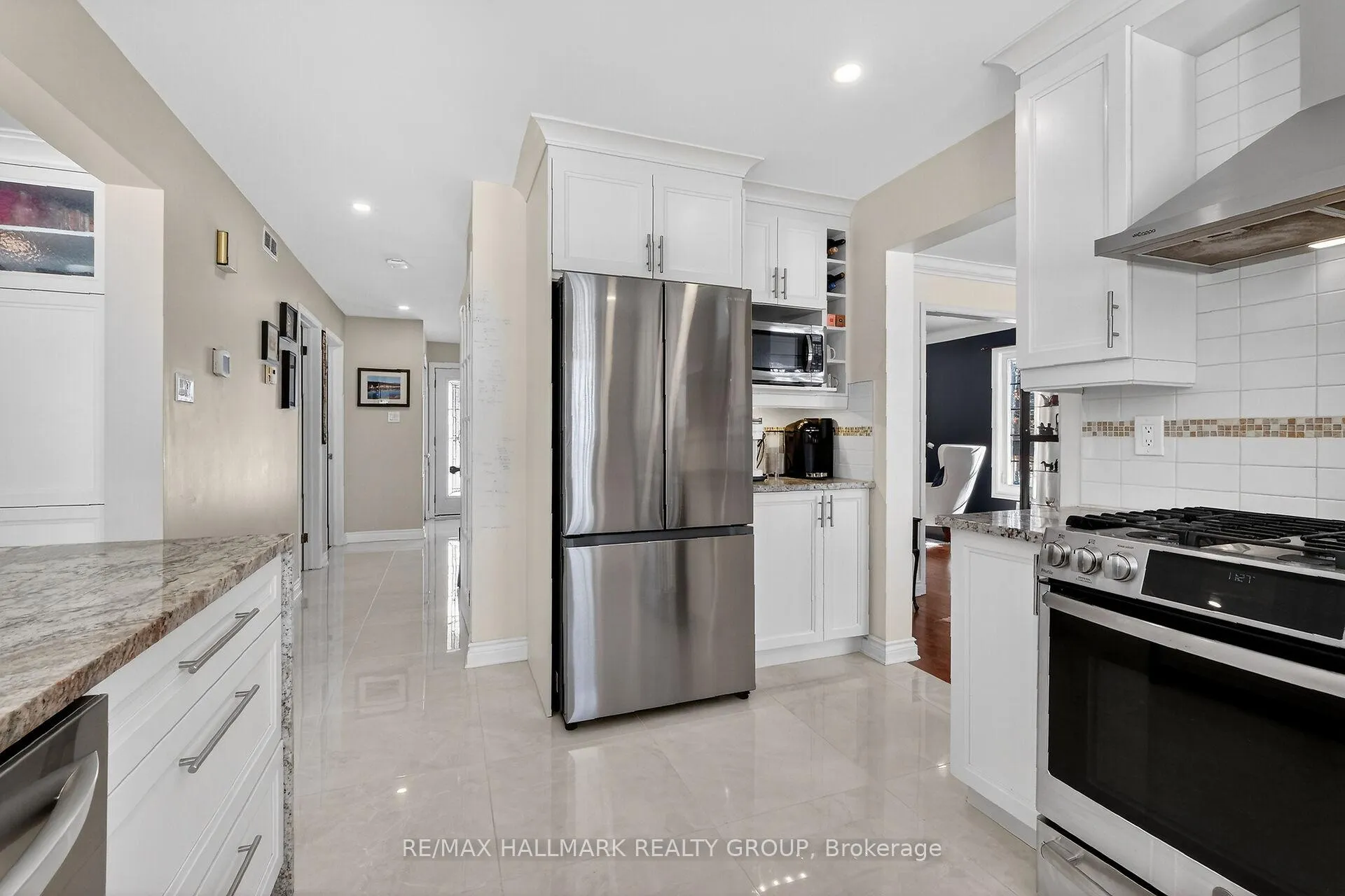Photo 12 of 1372 Jules Leger Drive, Ottawa, Cumberland Ridge — HOMEH