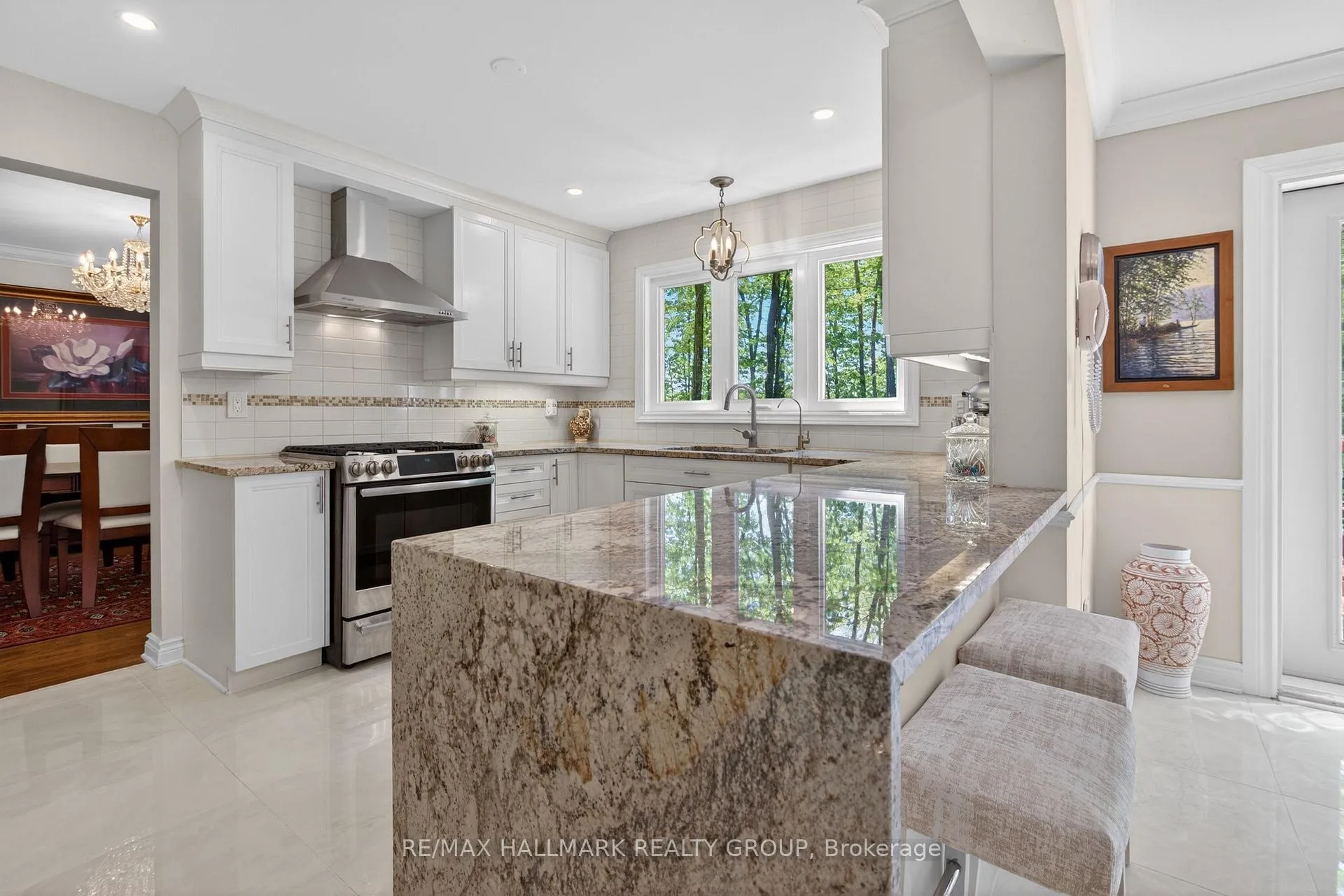 Photo 13 of 1372 Jules Leger Drive, Ottawa, Cumberland Ridge — HOMEH