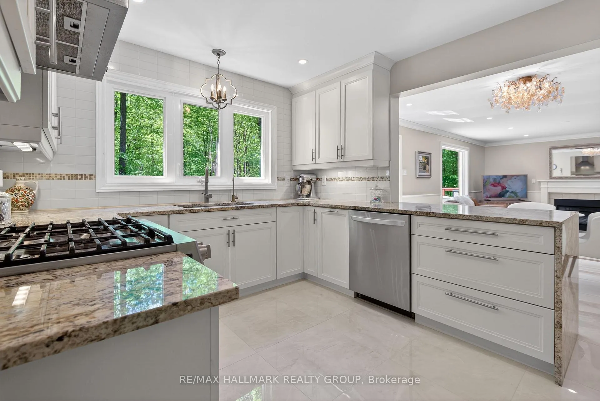 Photo 15 of 1372 Jules Leger Drive, Ottawa, Cumberland Ridge — HOMEH