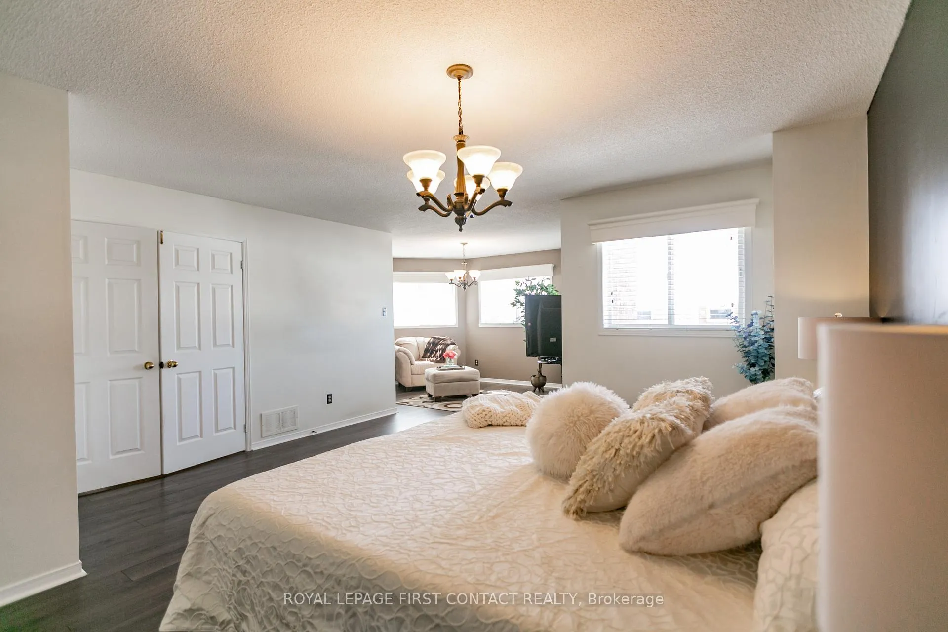 Photo 23 of 13 Irwin Drive, Barrie, Northwest — HOMEH
