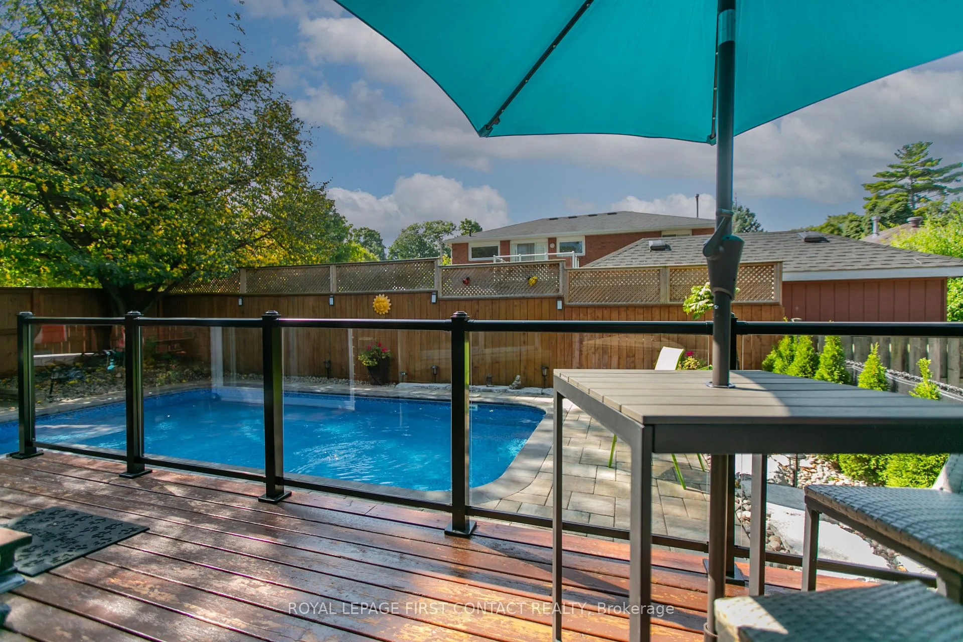 Photo 33 of 13 Irwin Drive, Barrie, Northwest — HOMEH
