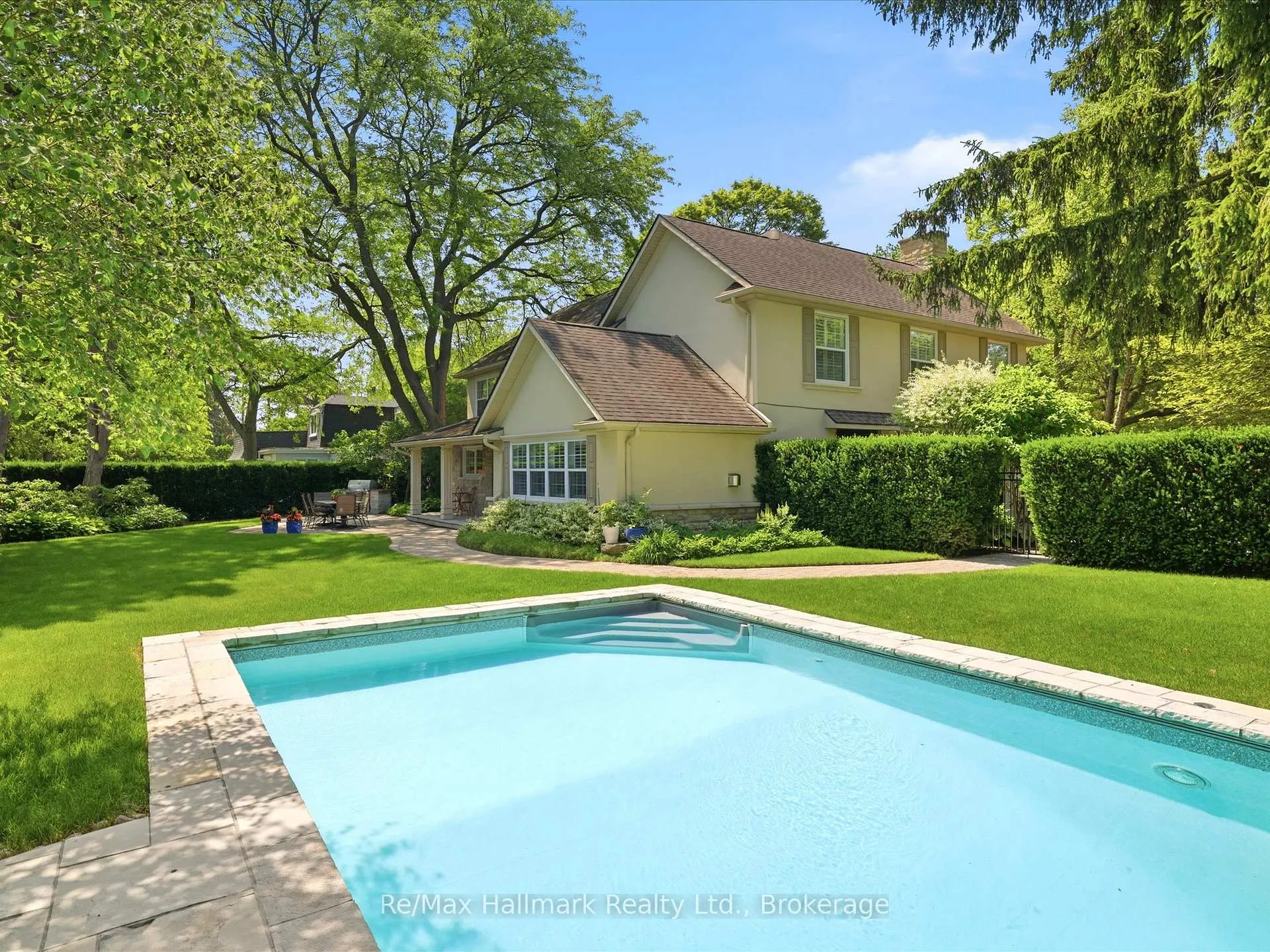 Photo 2 of 153 Cairncroft Road, Oakville, Morrison — HOMEH