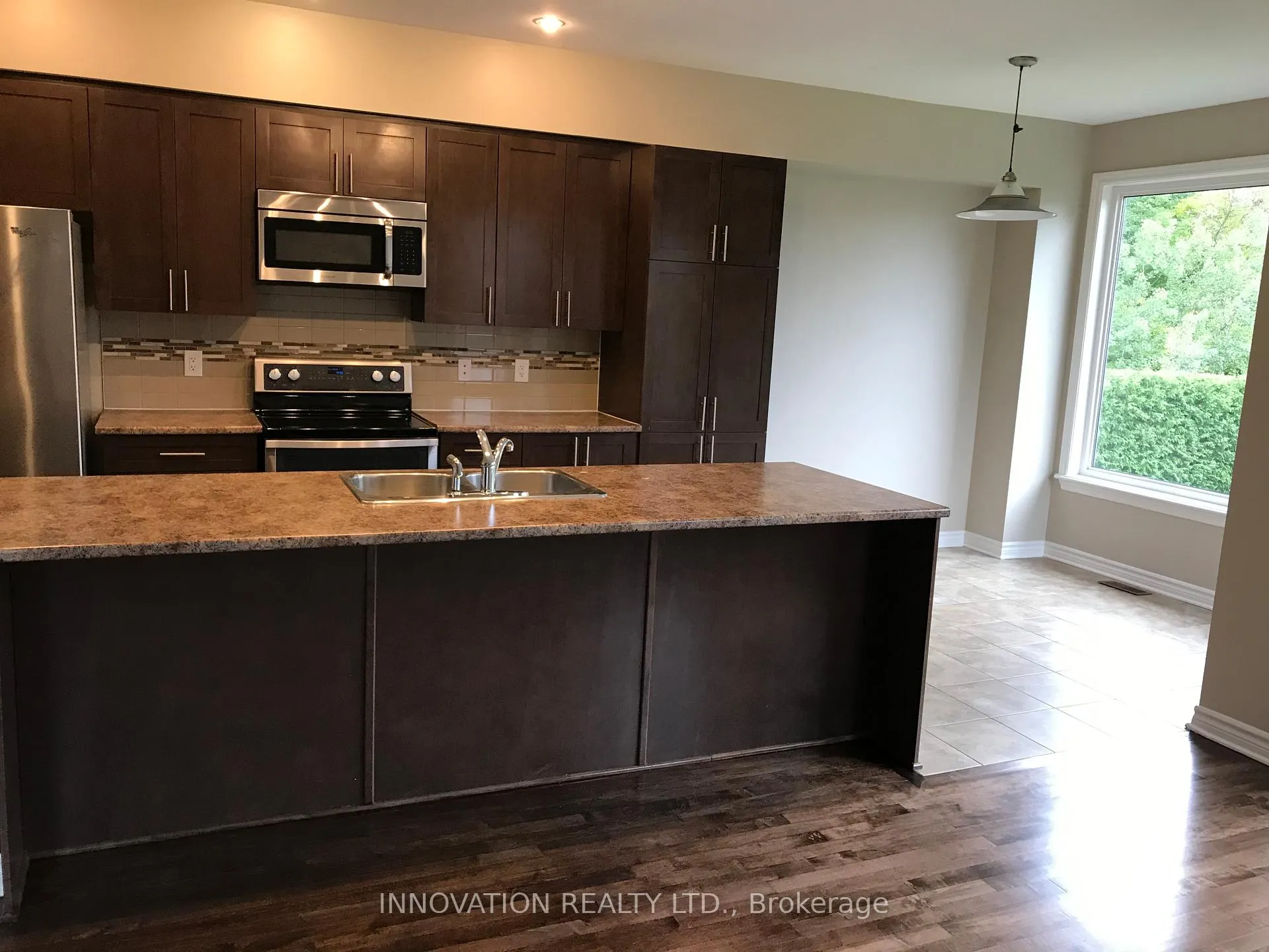 Photo 8 of 898 Fletcher Circle, Ottawa, Kanata - Kanata Lakes/Heritage Hills — HOMEH