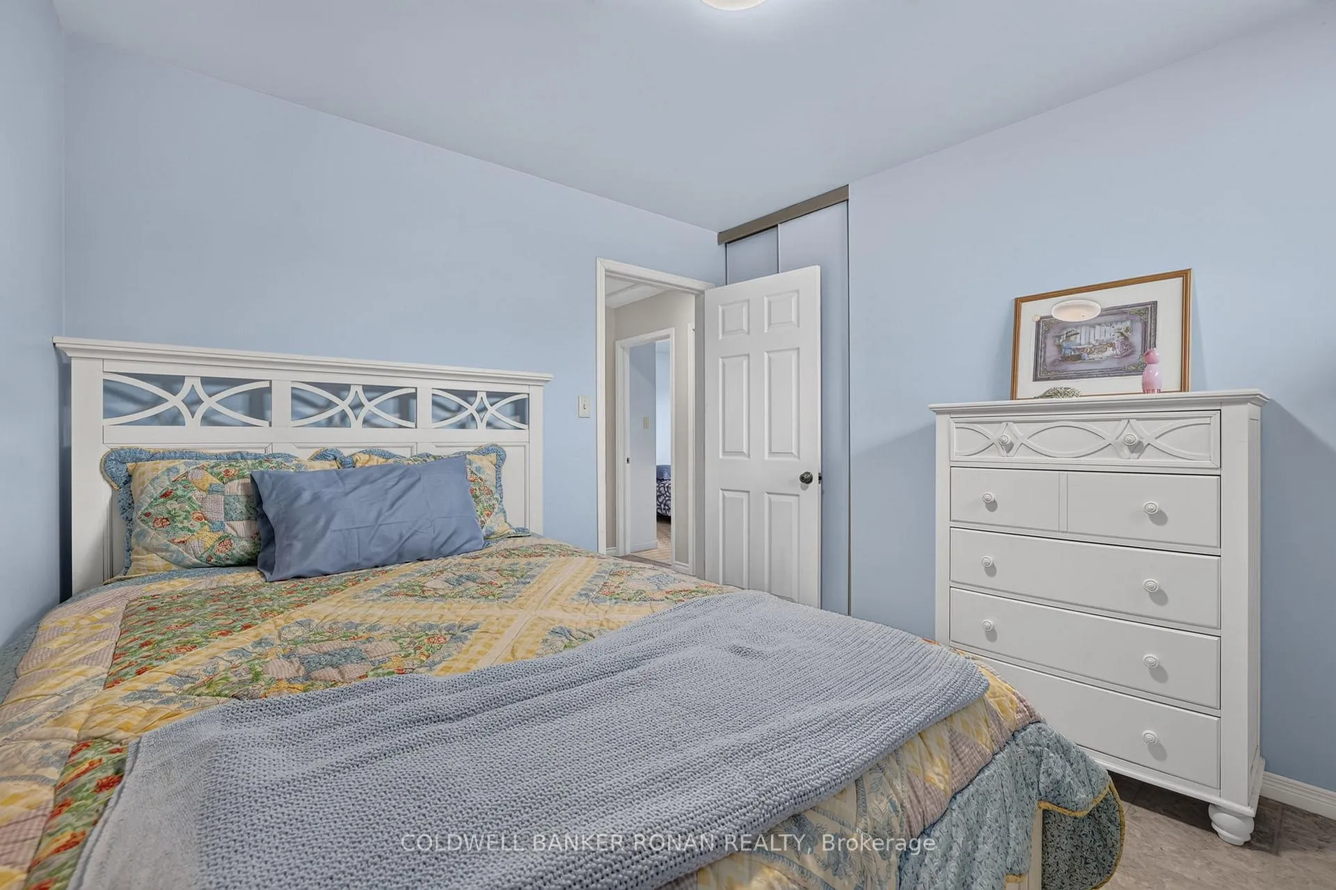 Photo 17 of 22 Roehampton Avenue, St. Catharines, Carlton/Bunting — HOMEH