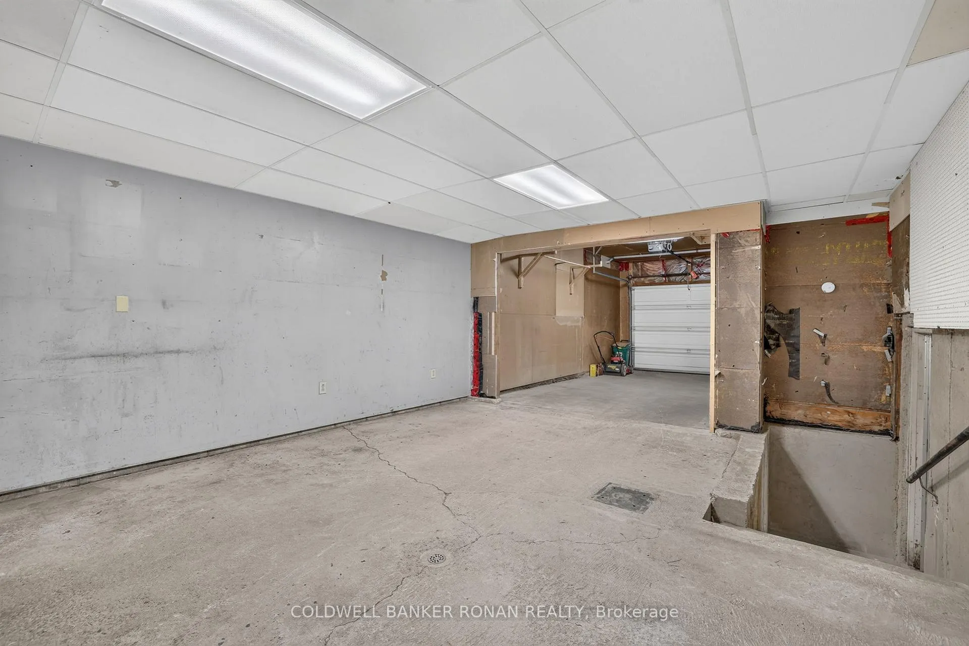 Photo 29 of 22 Roehampton Avenue, St. Catharines, Carlton/Bunting — HOMEH