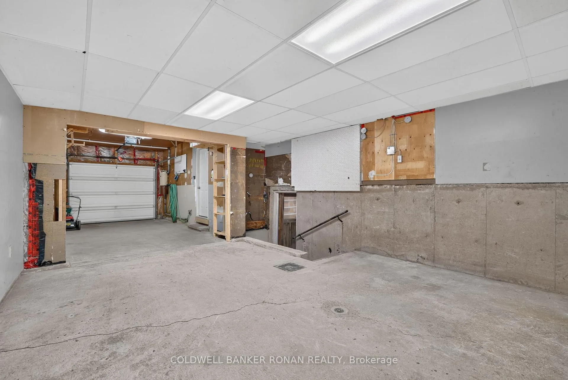 Photo 30 of 22 Roehampton Avenue, St. Catharines, Carlton/Bunting — HOMEH