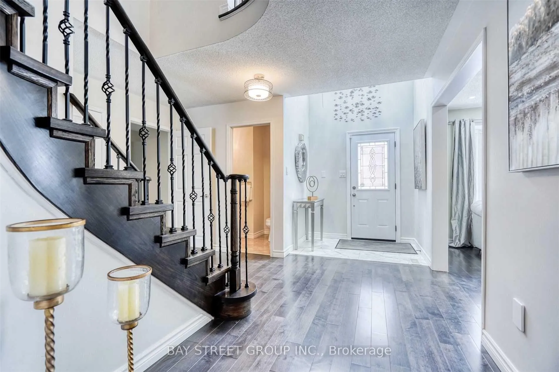 Photo 4 of 9 Ingleborough Court, Markham, Unionville — HOMEH