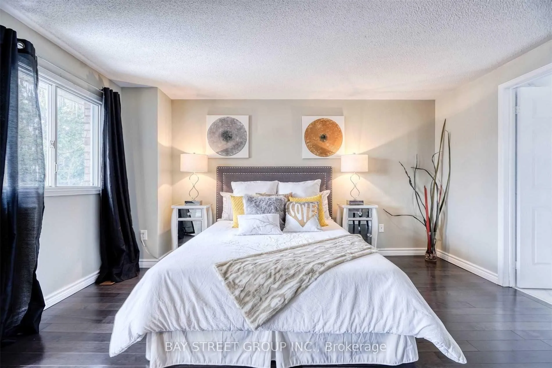 Photo 17 of 9 Ingleborough Court, Markham, Unionville — HOMEH