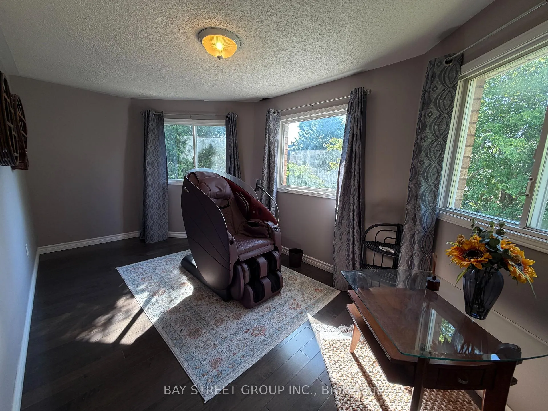 Photo 21 of 9 Ingleborough Court, Markham, Unionville — HOMEH