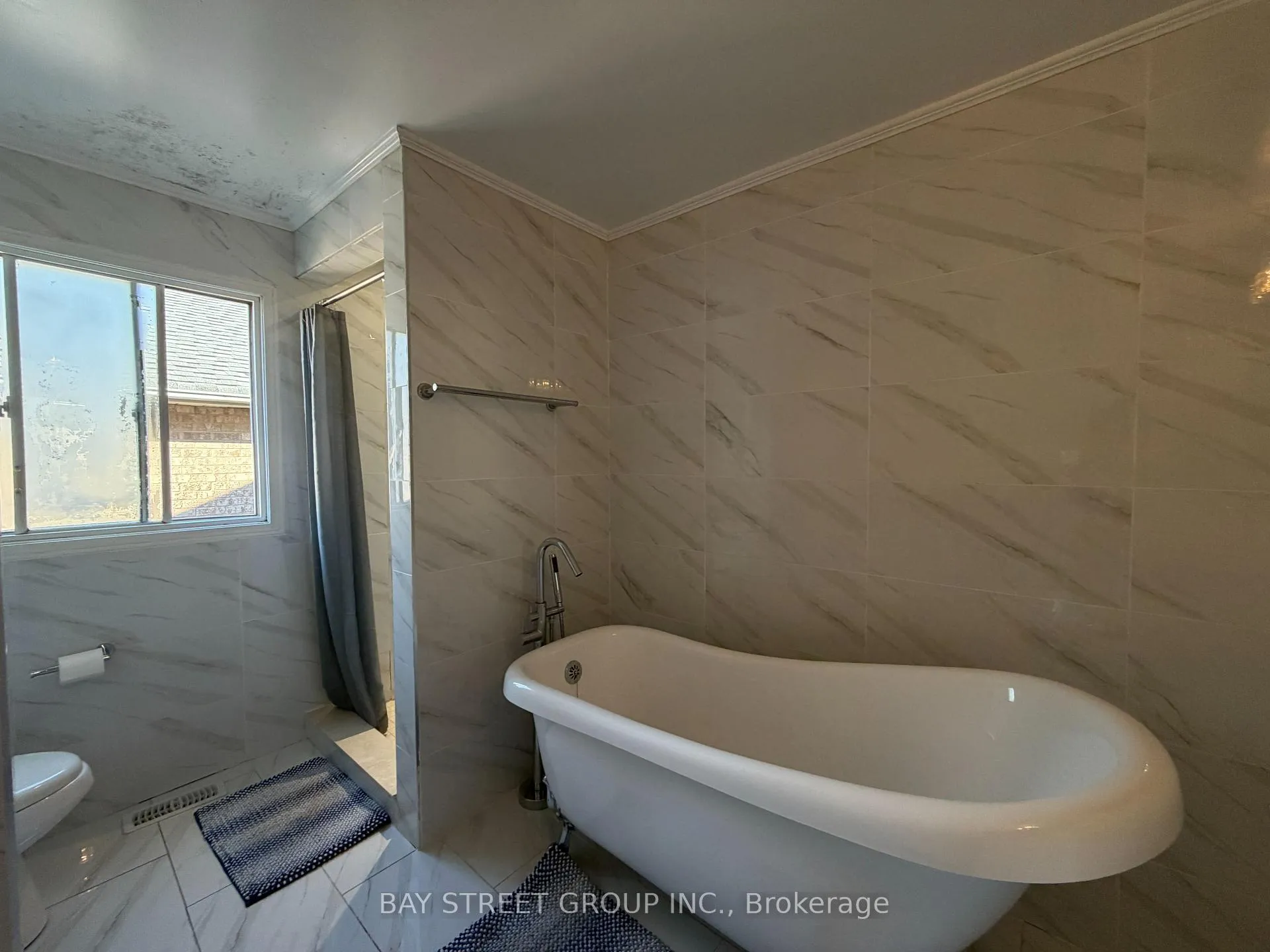 Photo 23 of 9 Ingleborough Court, Markham, Unionville — HOMEH