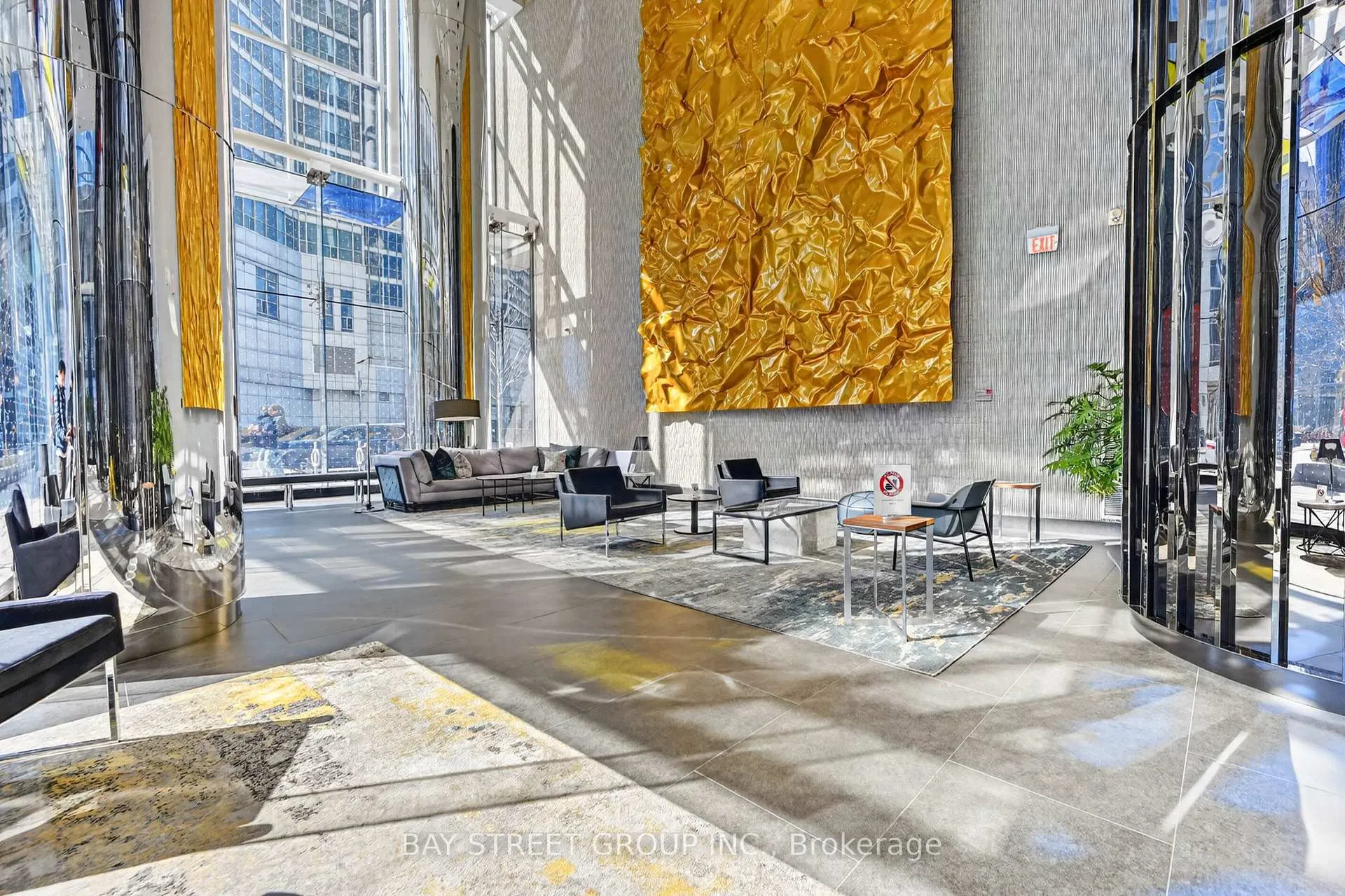 Photo 2 of Unit 1002, 10 York Street, Toronto, Waterfront Communities — HOMEH