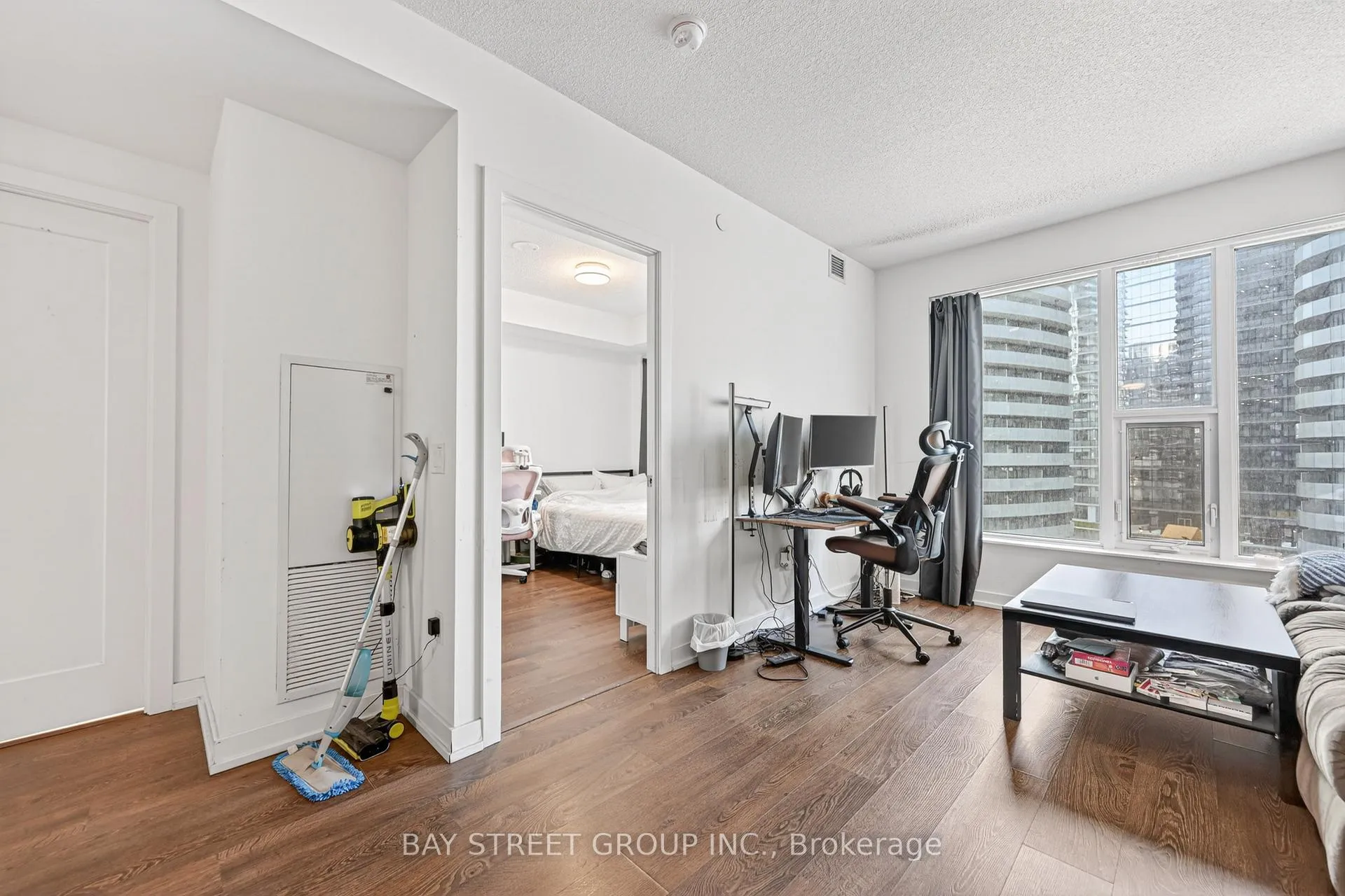 Photo 19 of Unit 1002, 10 York Street, Toronto, Waterfront Communities — HOMEH