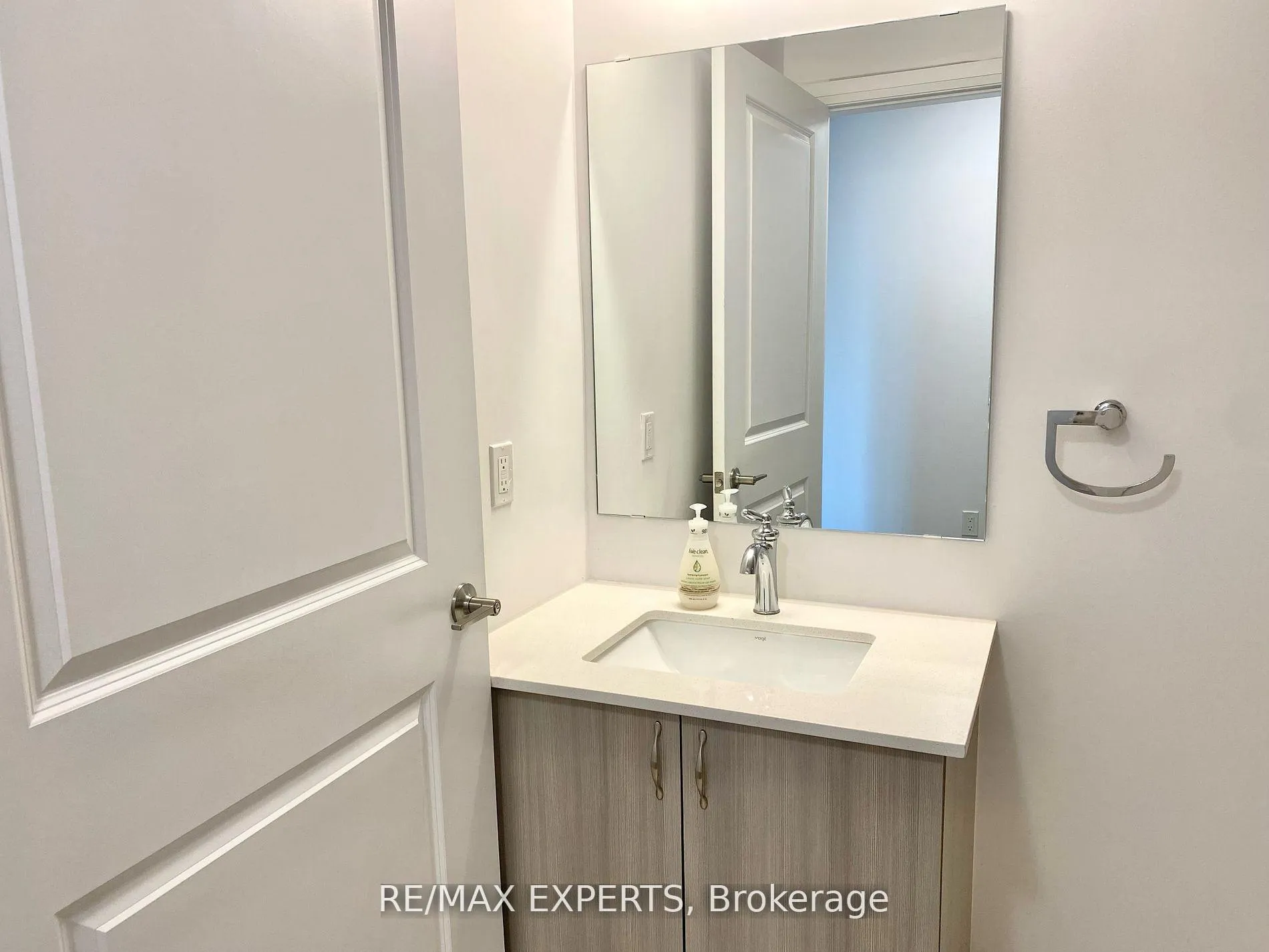 Photo 10 of Unit 306, 302 Essa Road, Barrie, Ardagh — HOMEH