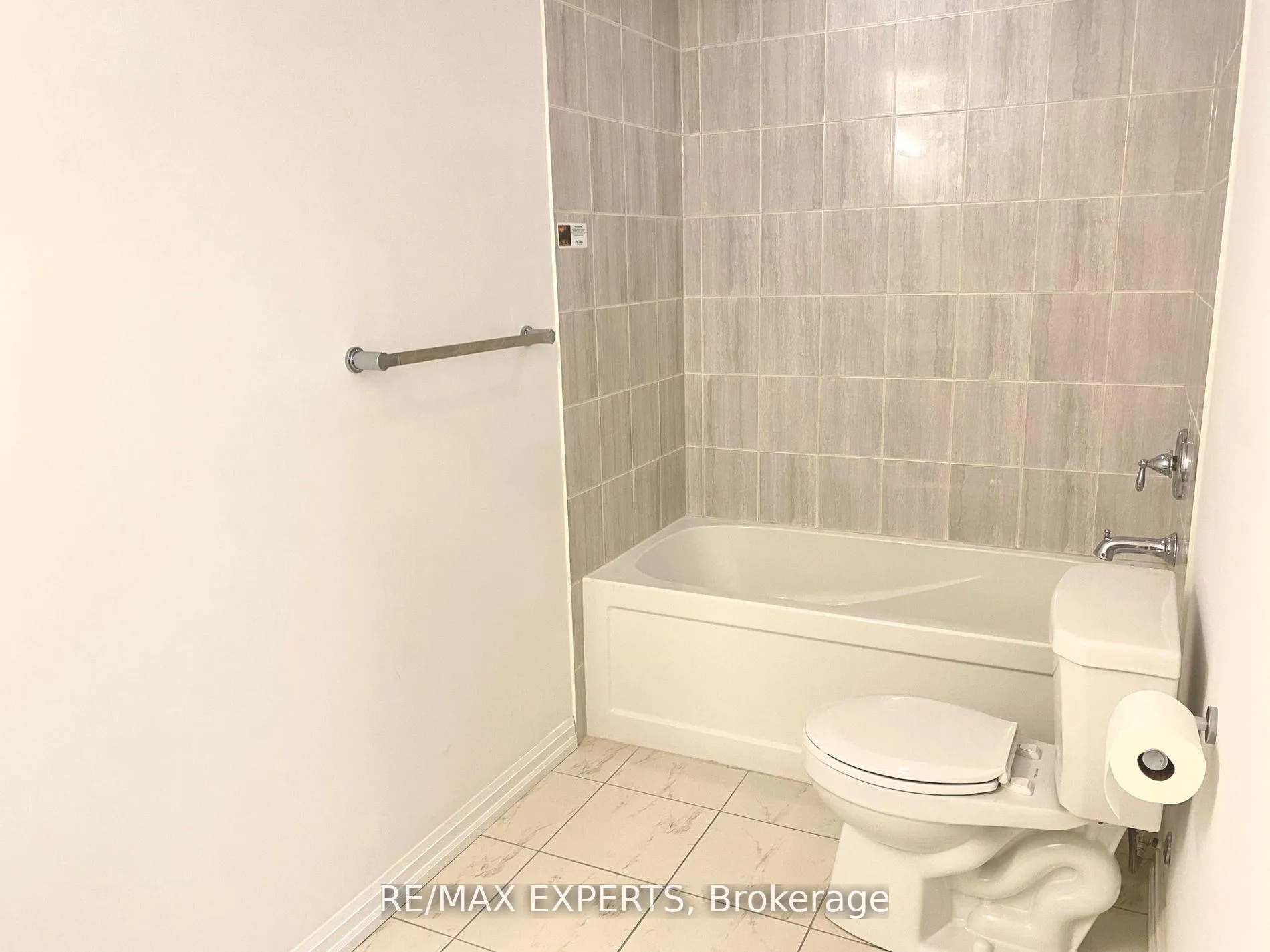 Photo 12 of Unit 306, 302 Essa Road, Barrie, Ardagh — HOMEH