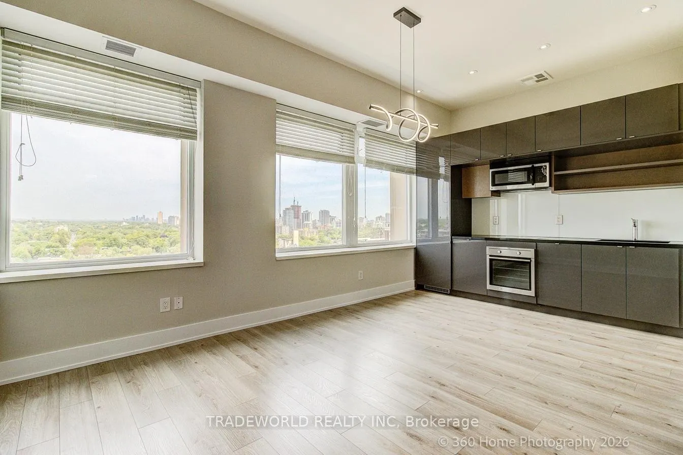 Photo 5 of Unit 1428, 111 St. Clair Avenue W, Toronto, Yonge-St. Clair — HOMEH