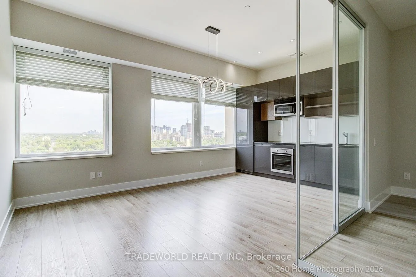 Photo 7 of Unit 1428, 111 St. Clair Avenue W, Toronto, Yonge-St. Clair — HOMEH