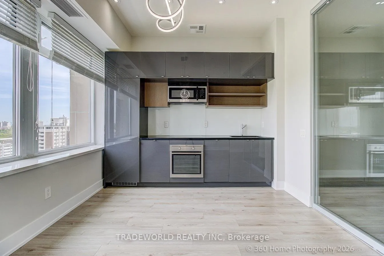 Photo 8 of Unit 1428, 111 St. Clair Avenue W, Toronto, Yonge-St. Clair — HOMEH