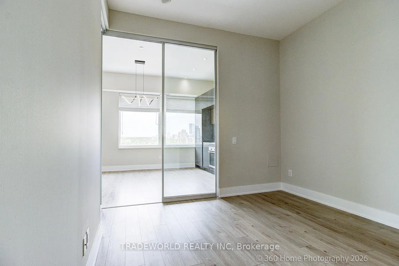 Photo 12 of Unit 1428, 111 St. Clair Avenue W, Toronto, Yonge-St. Clair — HOMEH