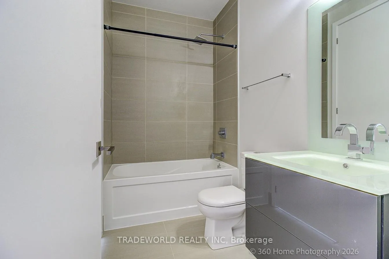 Photo 15 of Unit 1428, 111 St. Clair Avenue W, Toronto, Yonge-St. Clair — HOMEH