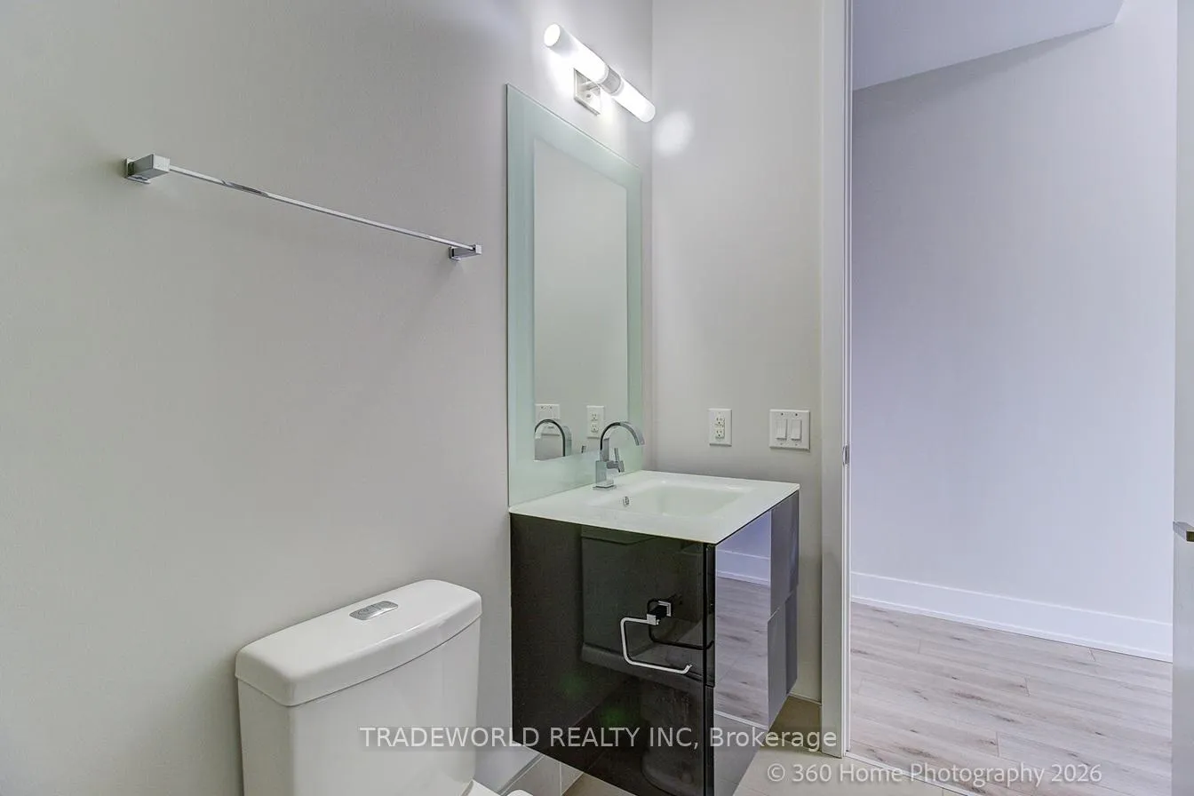 Photo 16 of Unit 1428, 111 St. Clair Avenue W, Toronto, Yonge-St. Clair — HOMEH