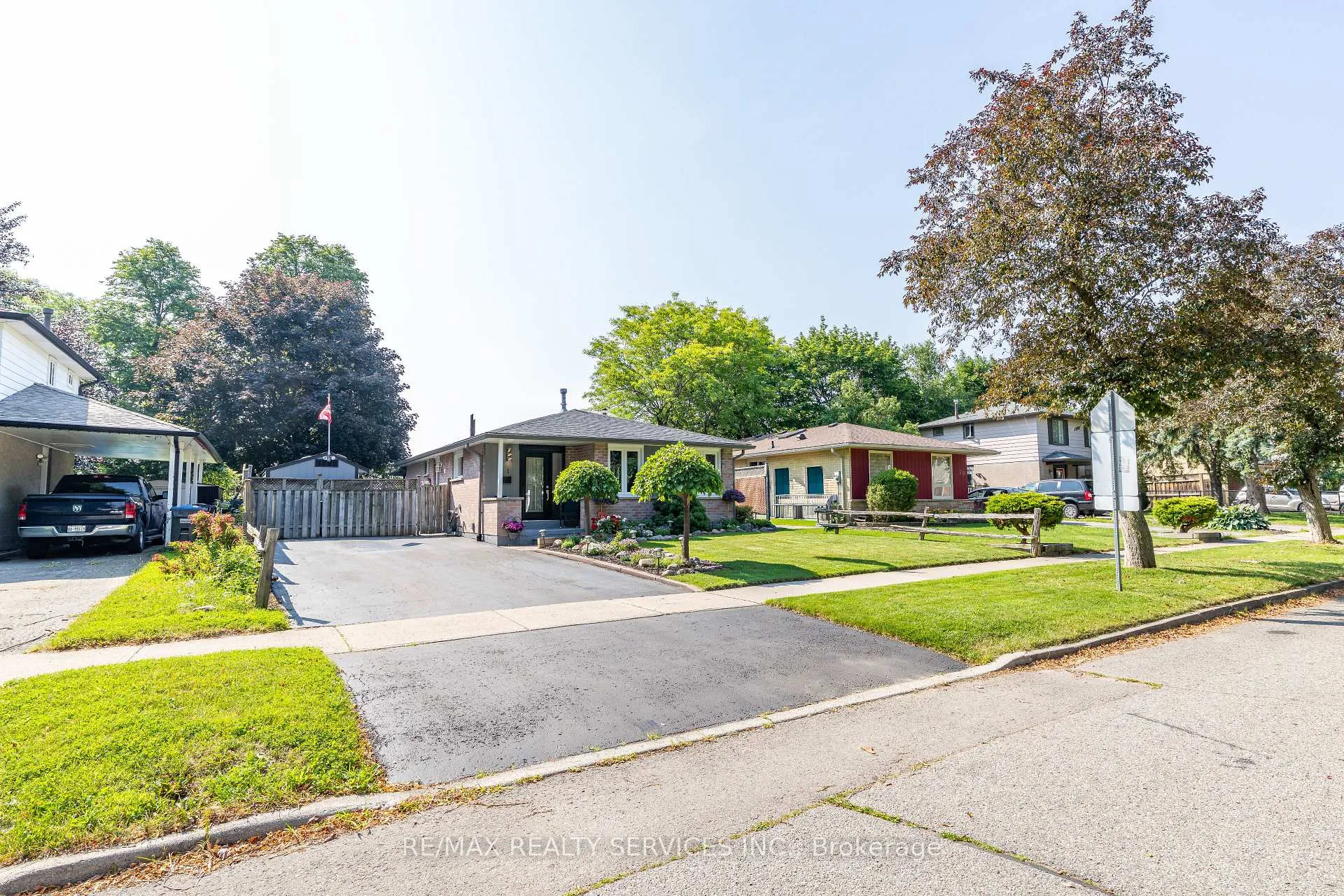 Photo 2 of 21 Herkley Drive, Brampton, Madoc — HOMEH