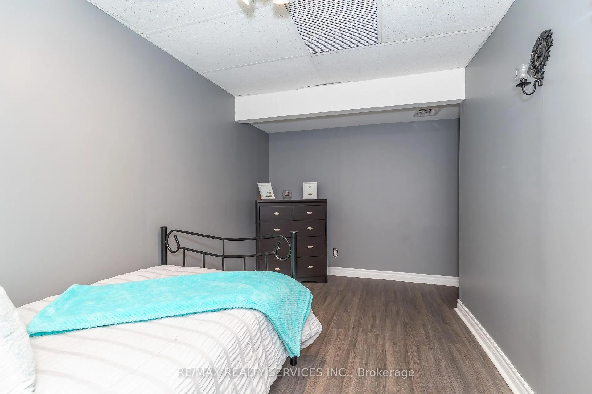 Photo 32 of 21 Herkley Drive, Brampton, Madoc — HOMEH