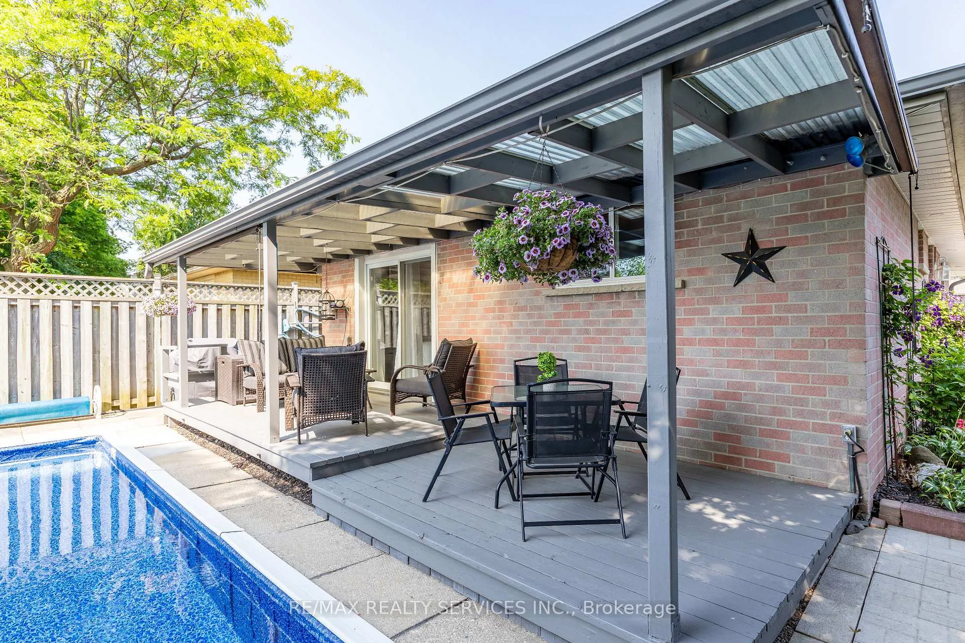 Photo 37 of 21 Herkley Drive, Brampton, Madoc — HOMEH