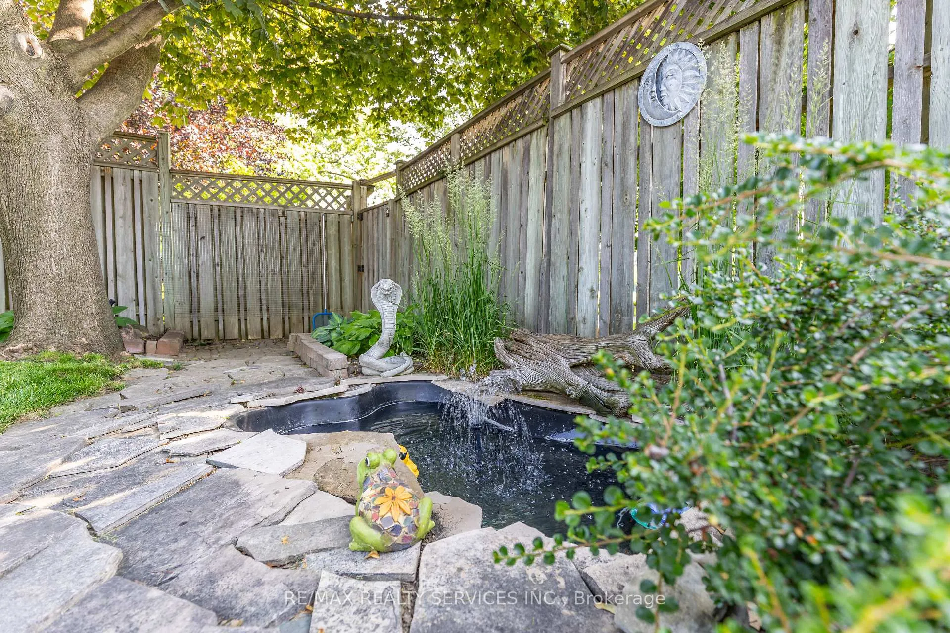 Photo 43 of 21 Herkley Drive, Brampton, Madoc — HOMEH