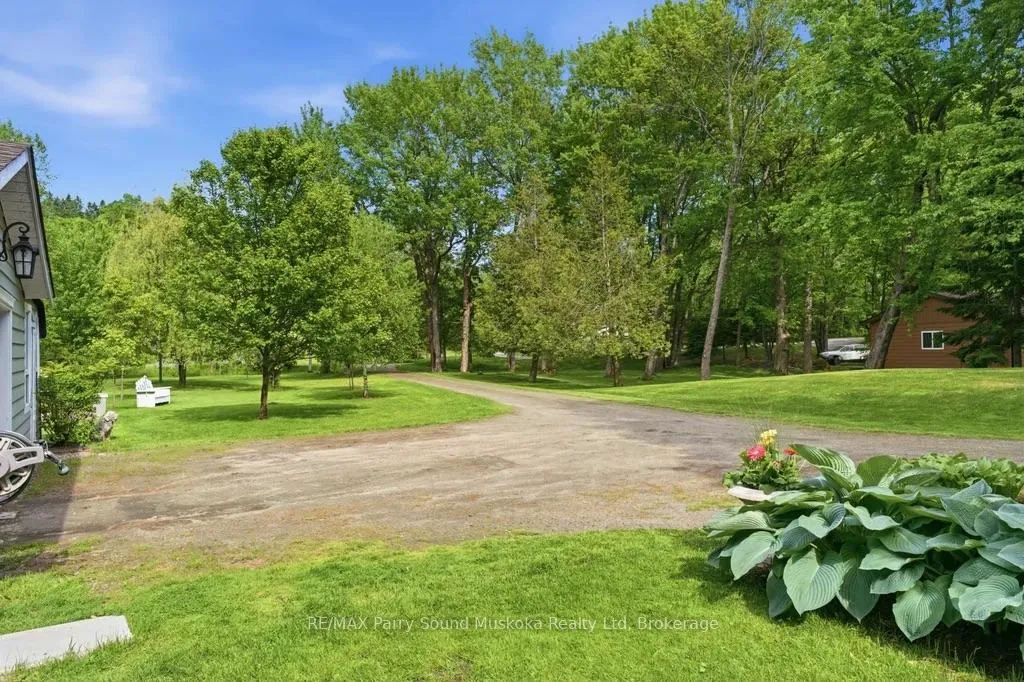 Photo 10 of 49 Maple Street, Seguin — HOMEH