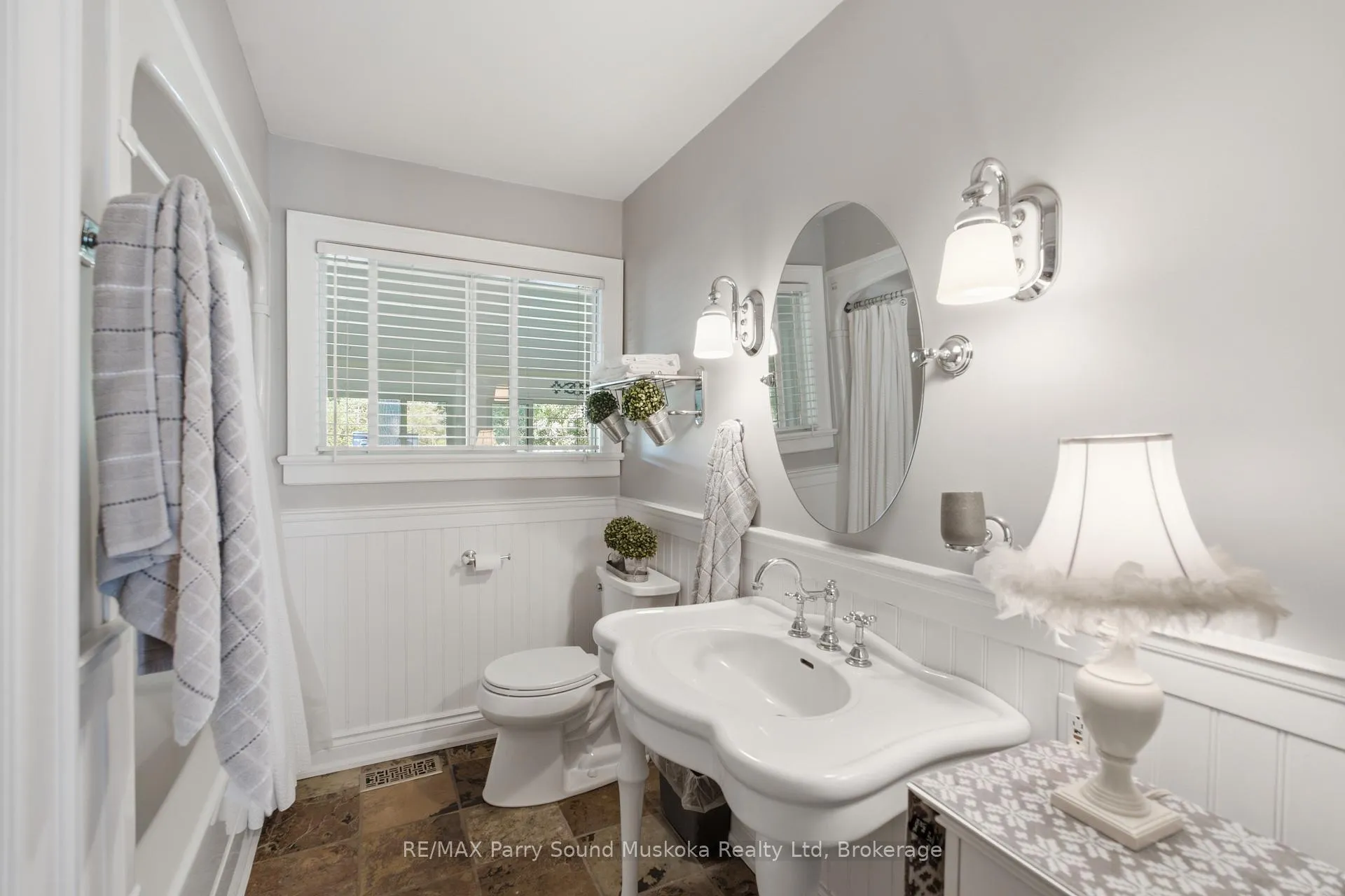 Photo 42 of 49 Maple Street, Seguin — HOMEH