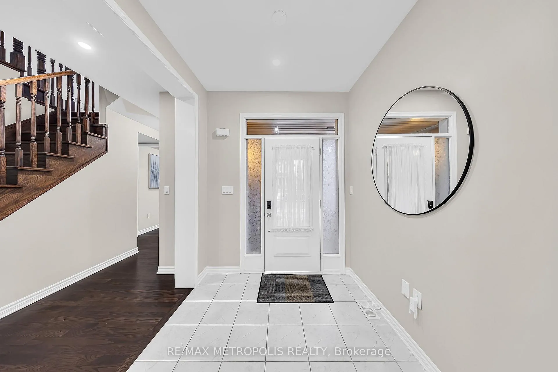 Photo 5 of 94 Newhouse Boulevard, Caledon, Rural Caledon — HOMEH