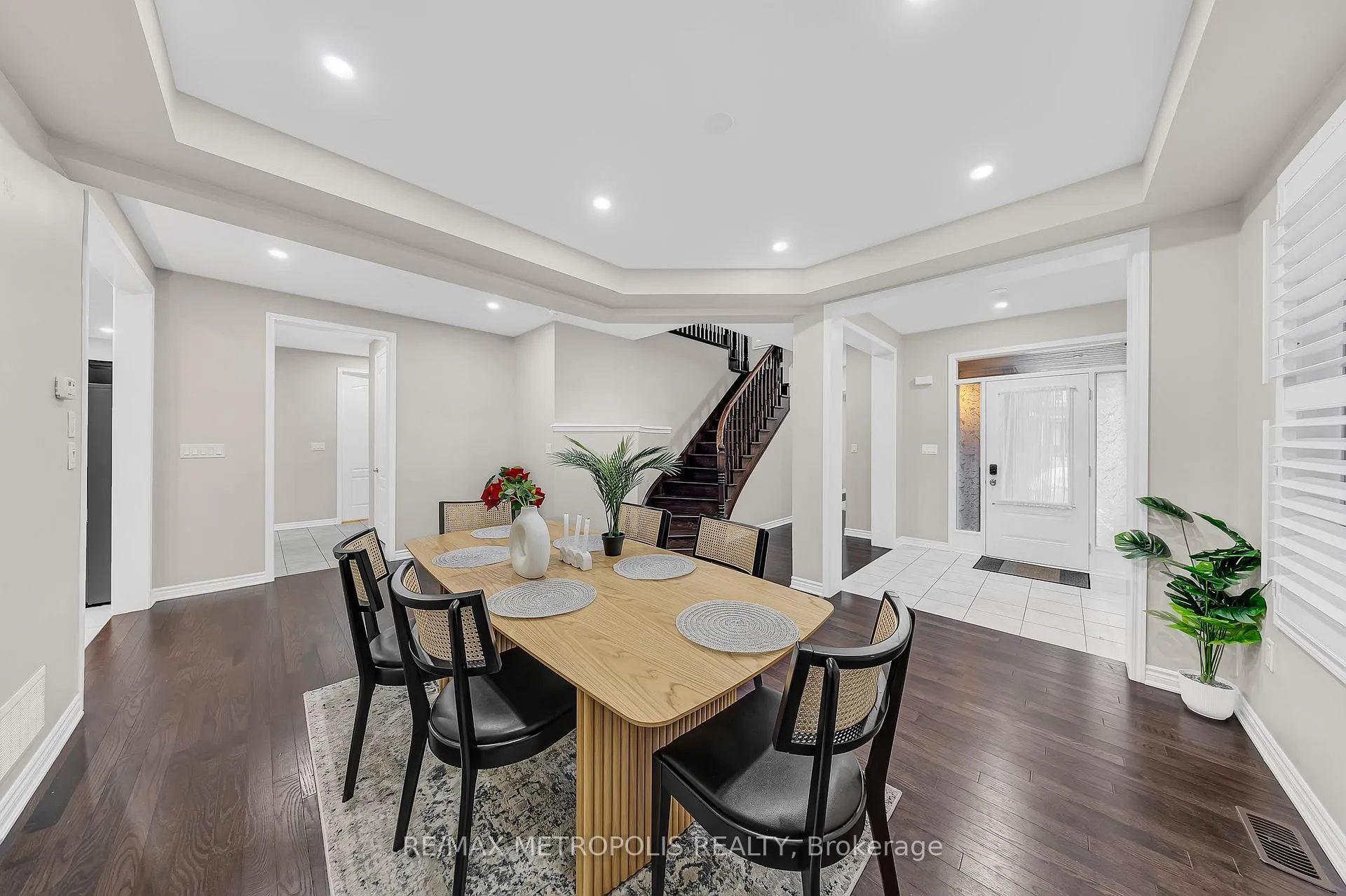 Photo 9 of 94 Newhouse Boulevard, Caledon, Rural Caledon — HOMEH