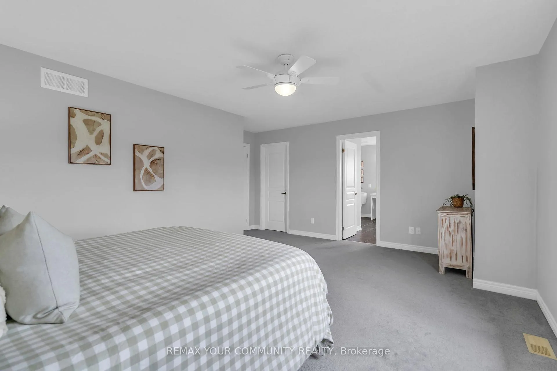 Photo 26 of 37 Bramsey Street, Georgina, Sutton & Jackson's Point — HOMEH